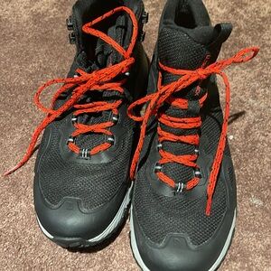 The north face hiking boots, future light in mint condition, men 11.5